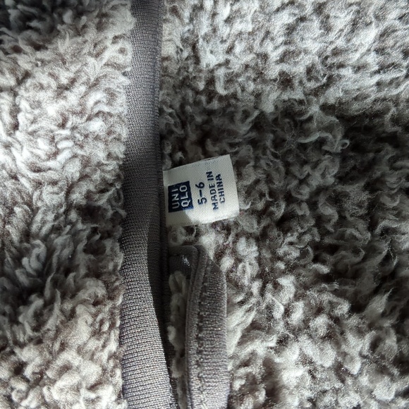 UNIQLO Little Kids Fluffy Yarn Fleece Full Zip Jacket (Size 5/6) - Picture 6 of 8